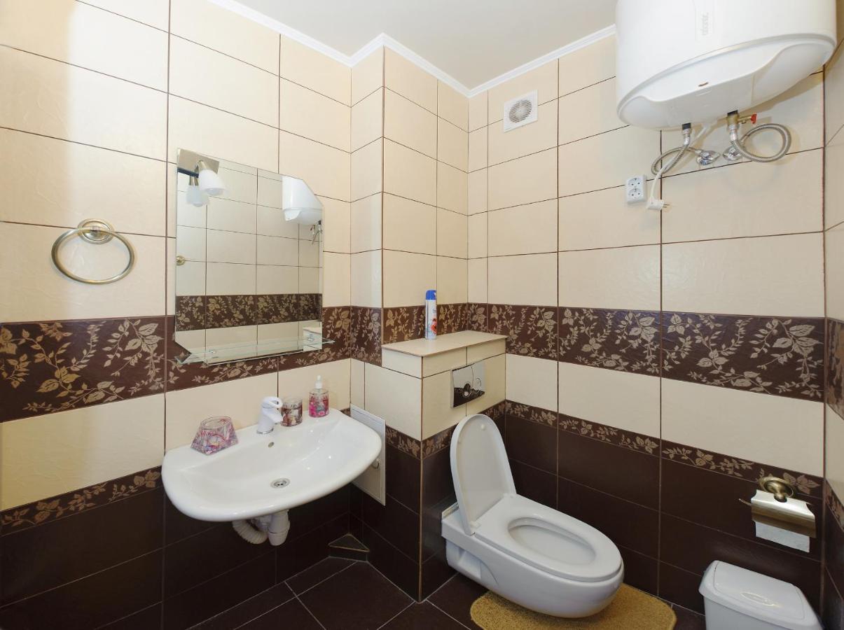 Apartments In Center Metro Olimpiyskay Velyka Vaselkivska Street Kiev Buitenkant foto